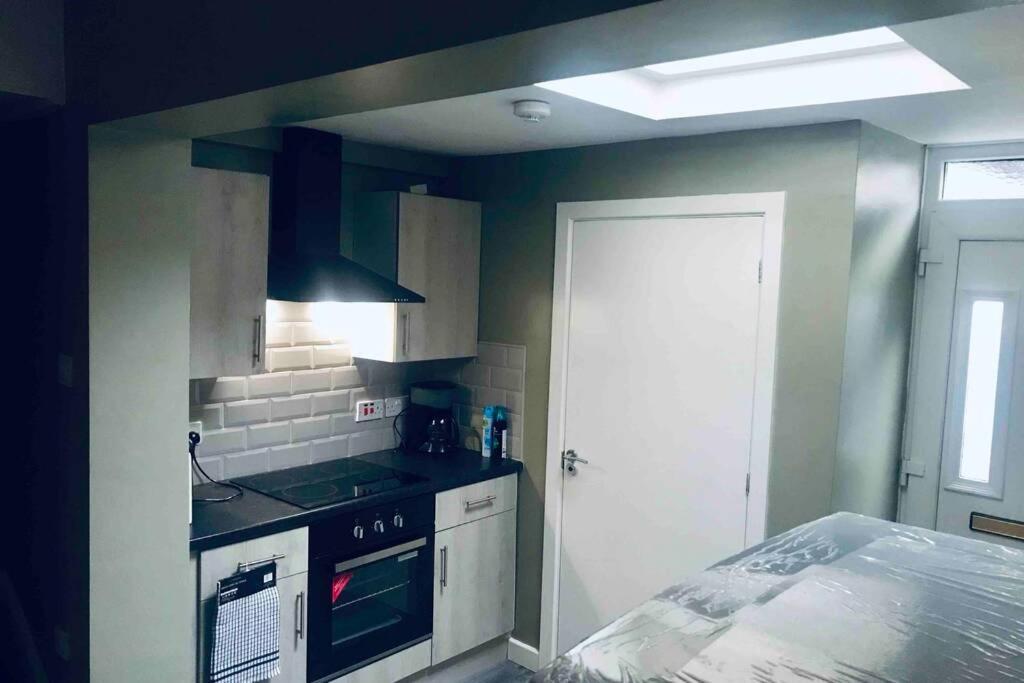 Eson House Apartment Liverpool Bagian luar foto