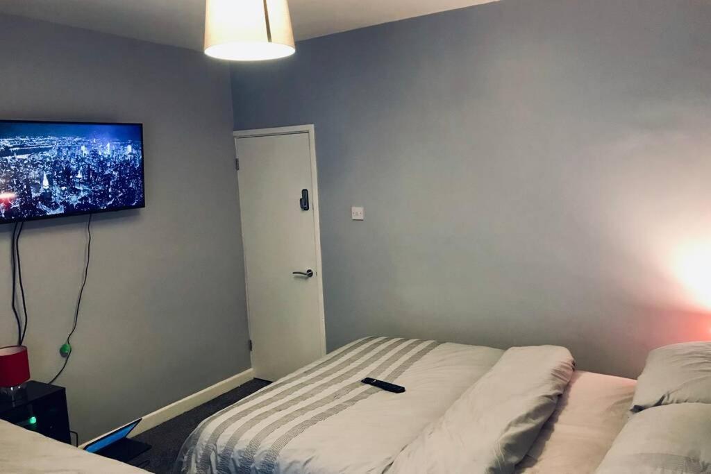 Eson House Apartment Liverpool Bagian luar foto